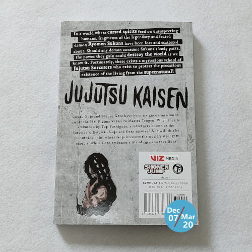 英語ペーパーバック『呪術廻戦/Jujutsu Kaisen』夏油傑表紙の vol.9